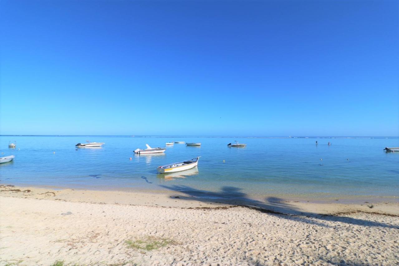 The Beach House - West Coast Mauritius Riviere Noire Bagian luar foto