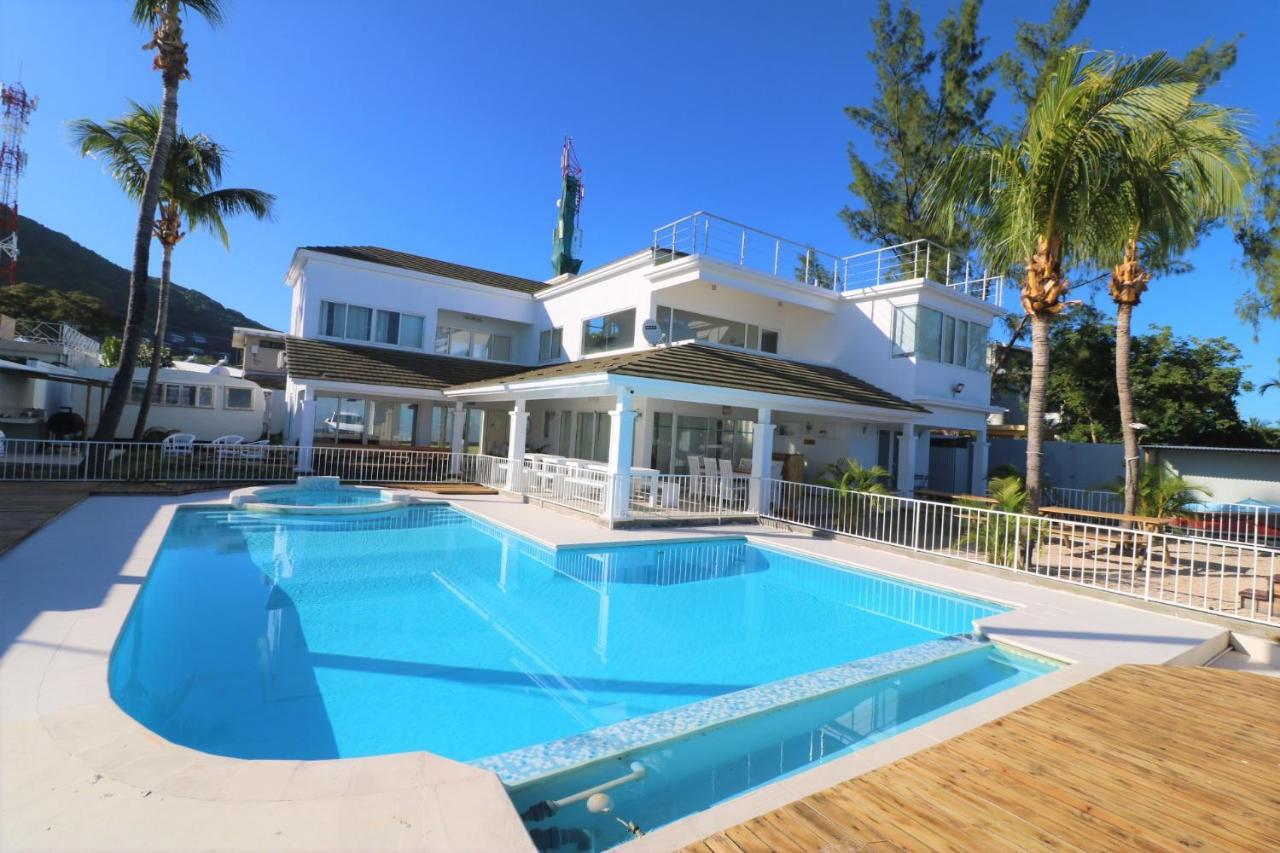 The Beach House - West Coast Mauritius Riviere Noire Bagian luar foto