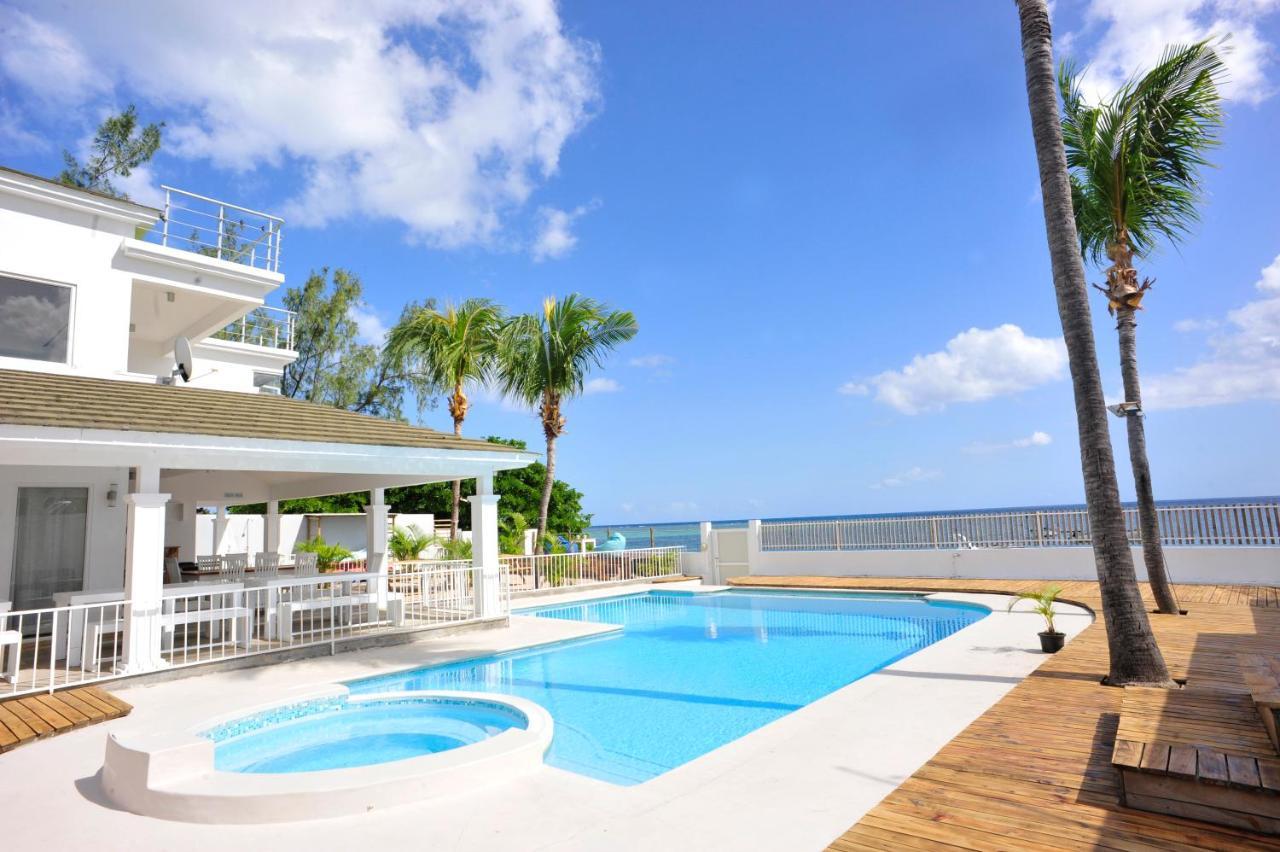 The Beach House - West Coast Mauritius Riviere Noire Bagian luar foto