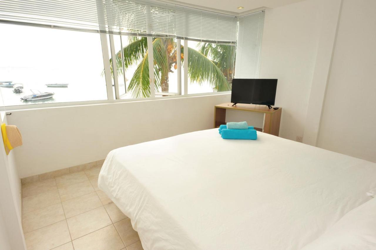 The Beach House - West Coast Mauritius Riviere Noire Bagian luar foto