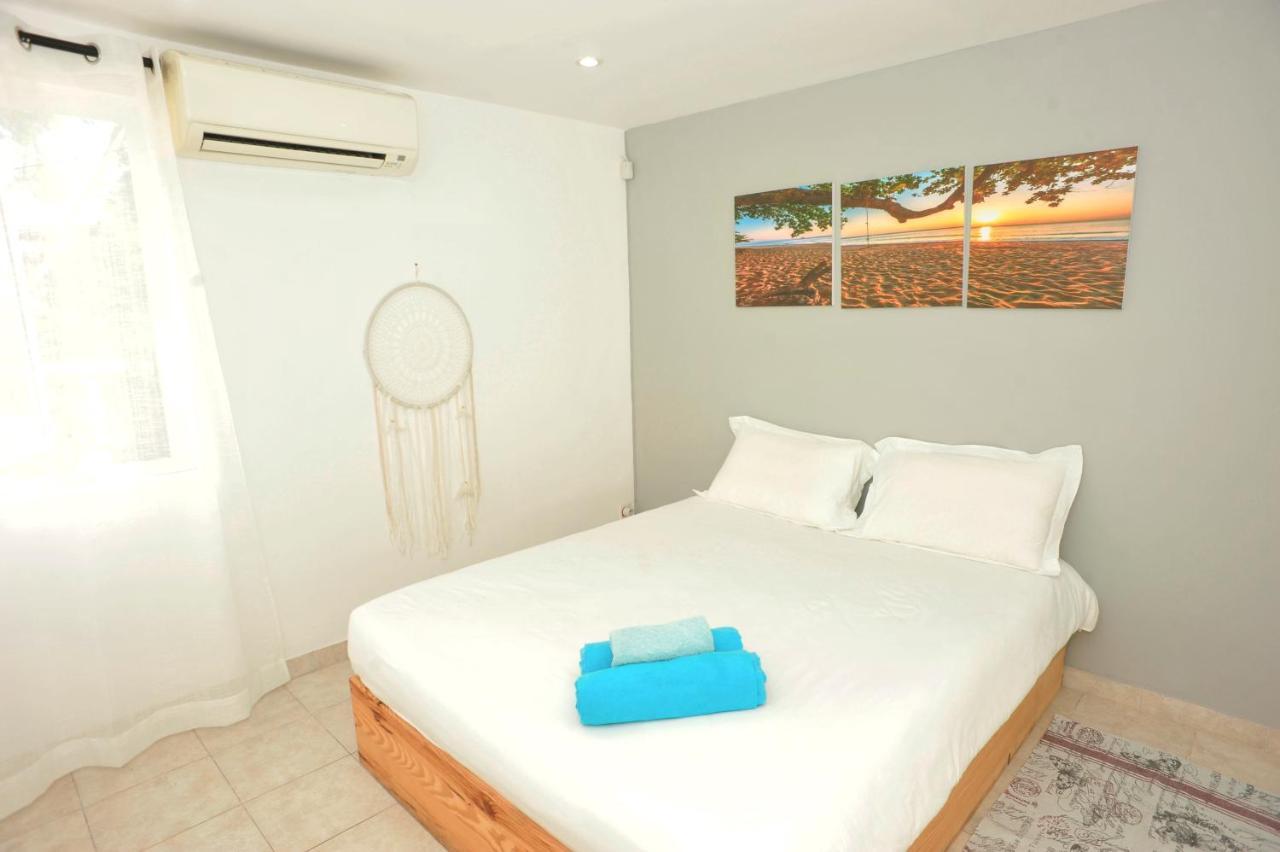 The Beach House - West Coast Mauritius Riviere Noire Bagian luar foto