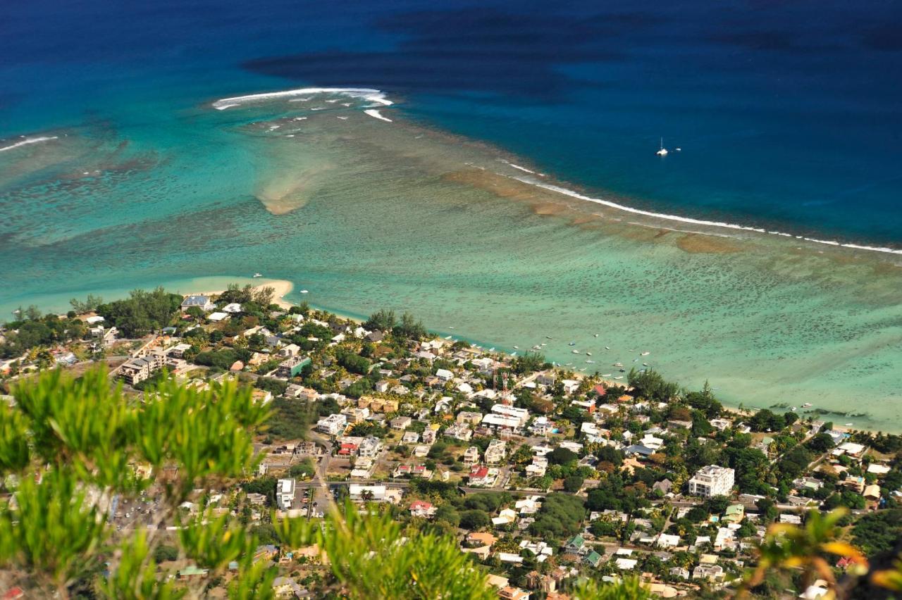 The Beach House - West Coast Mauritius Riviere Noire Bagian luar foto
