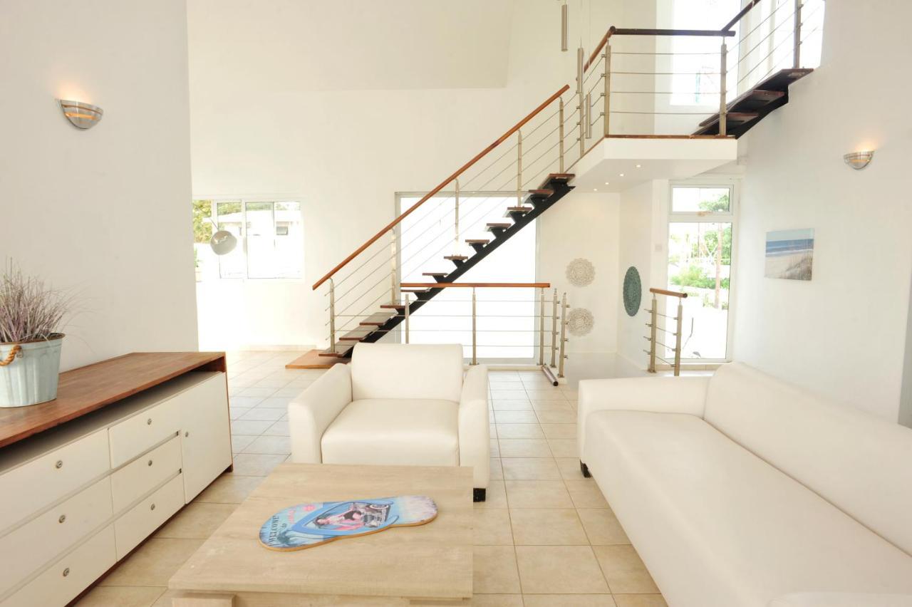The Beach House - West Coast Mauritius Riviere Noire Bagian luar foto